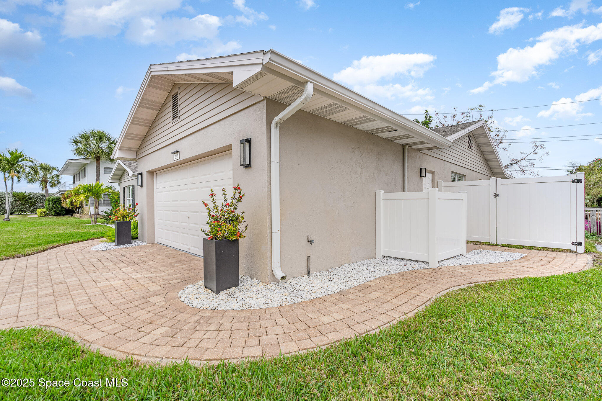 225 Hedgecock Court