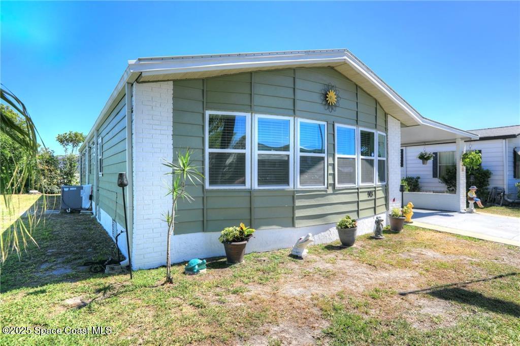 903 Oleander Circle
