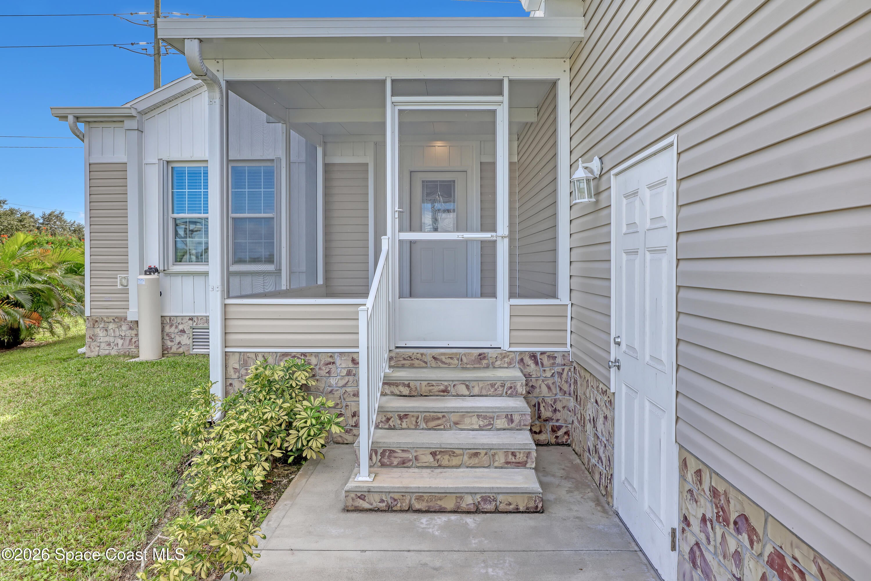 879 Laurel Circle