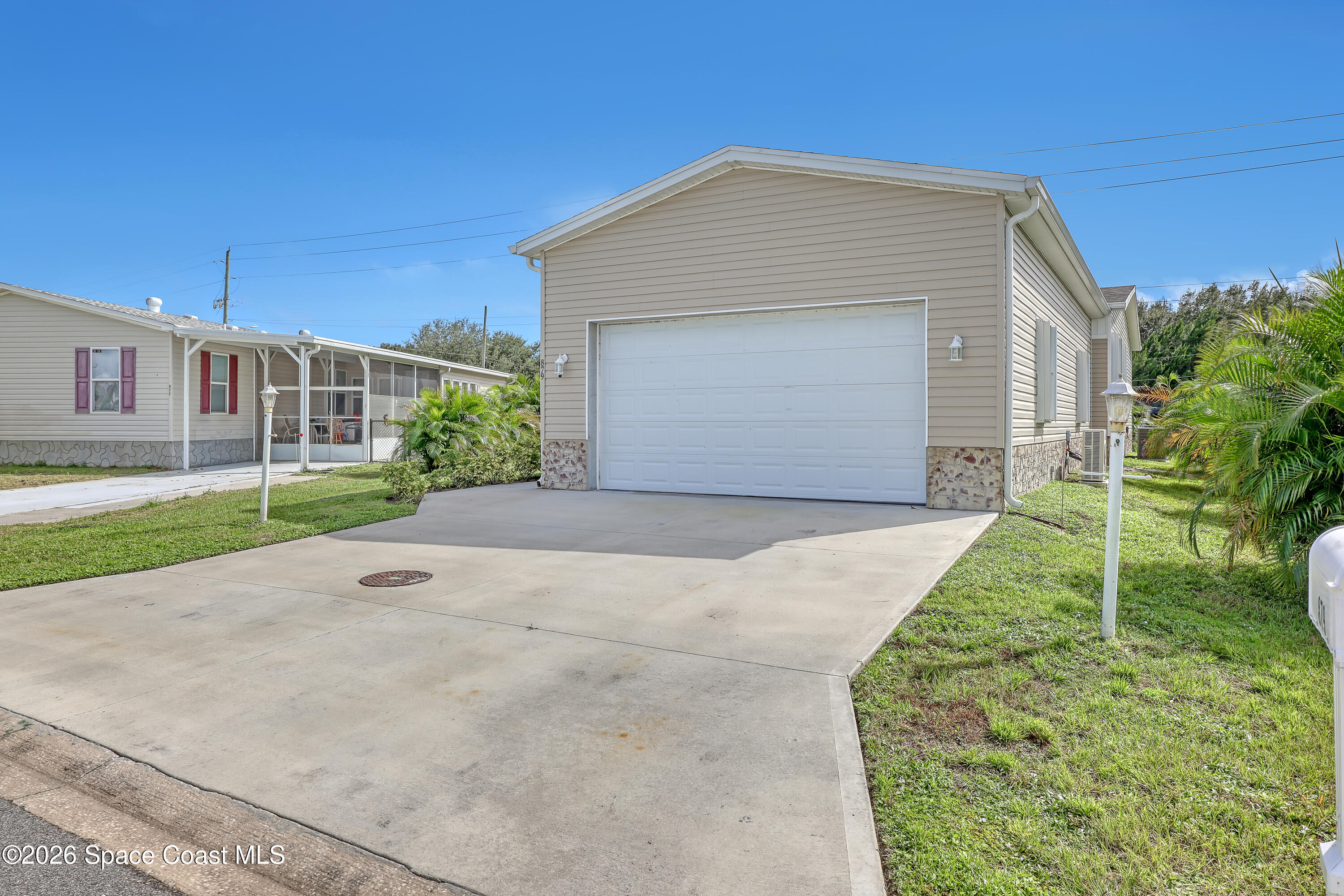 879 Laurel Circle