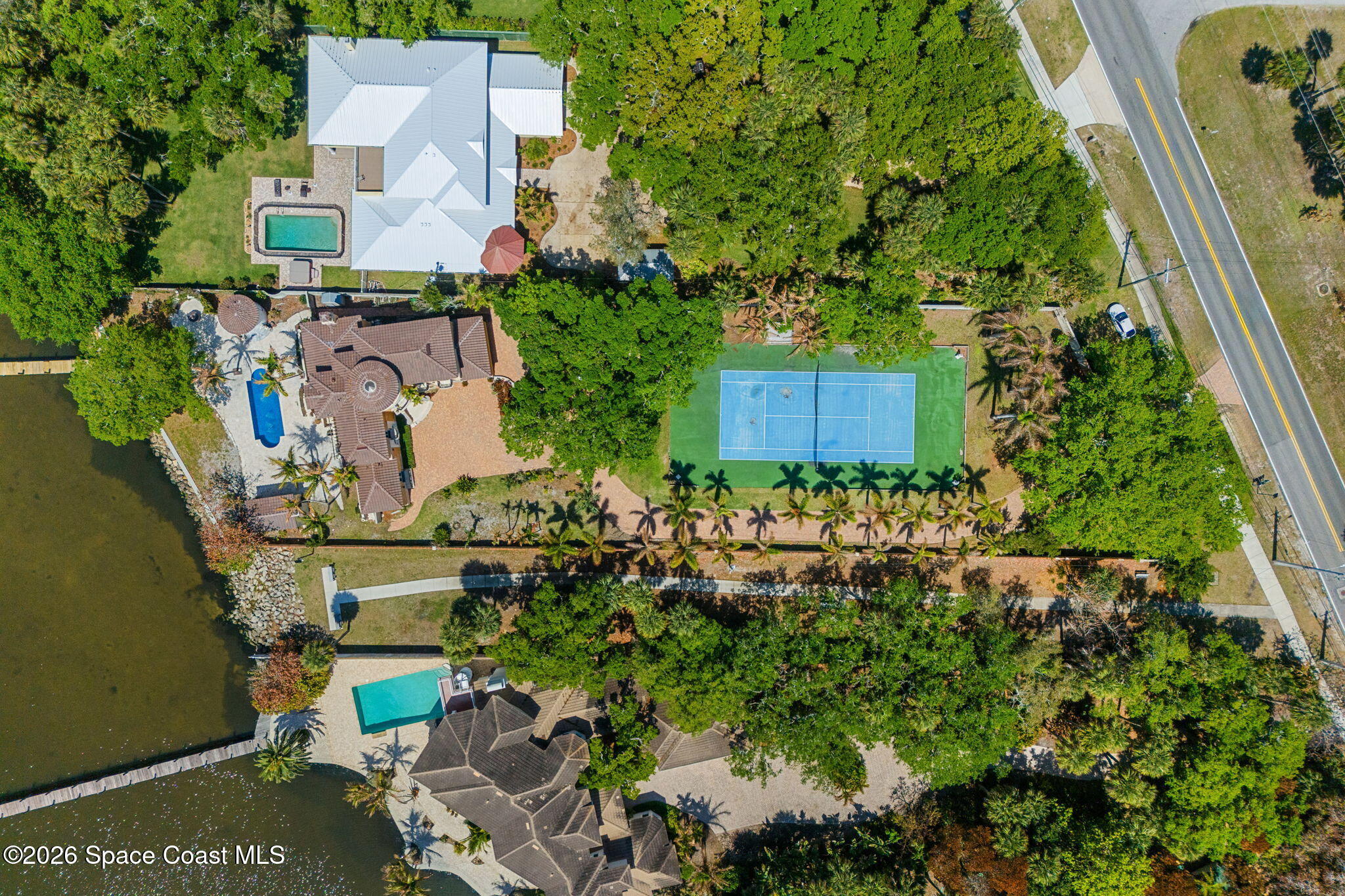 1000 N Riverside Drive