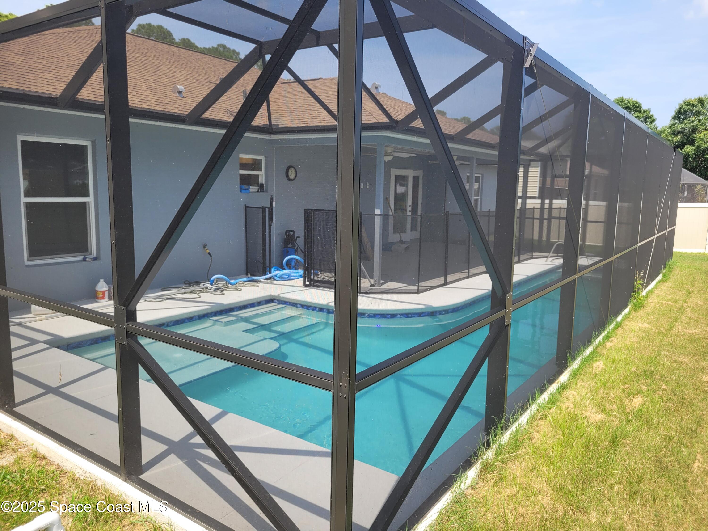 766 Tooley Road SW