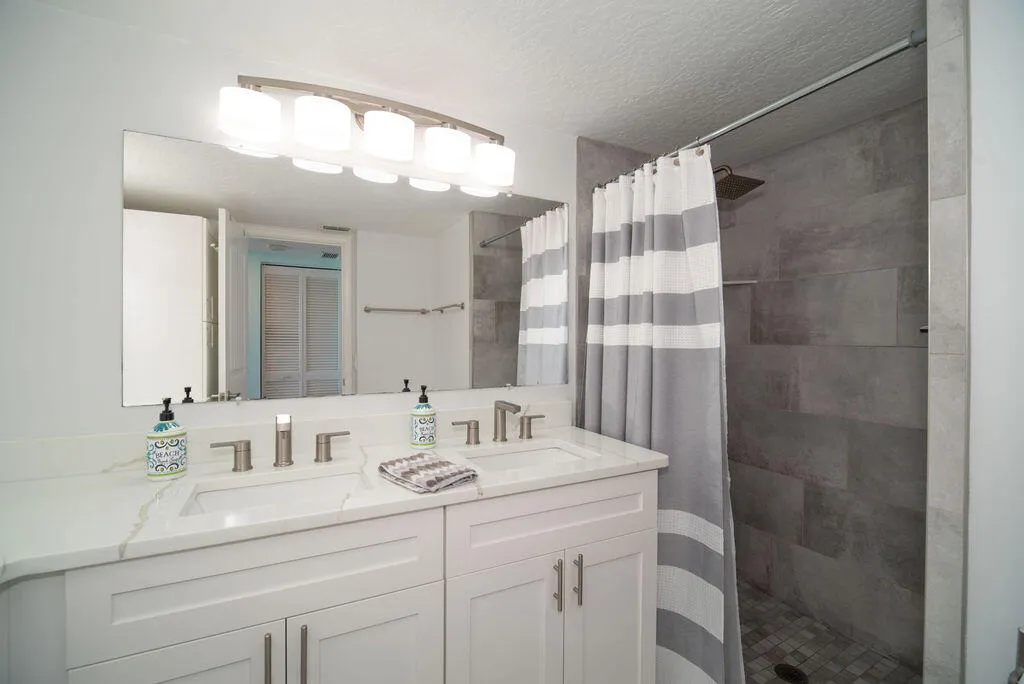 Indialantic, Florida 32903, United States, 2 Bedrooms Bedrooms, ,2 BathroomsBathrooms,Residential,Active,84356