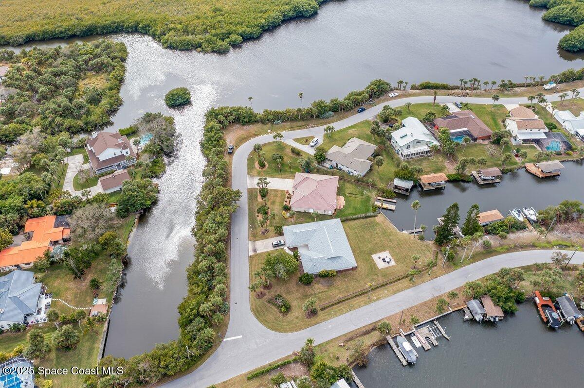 370 Lakeview Drive