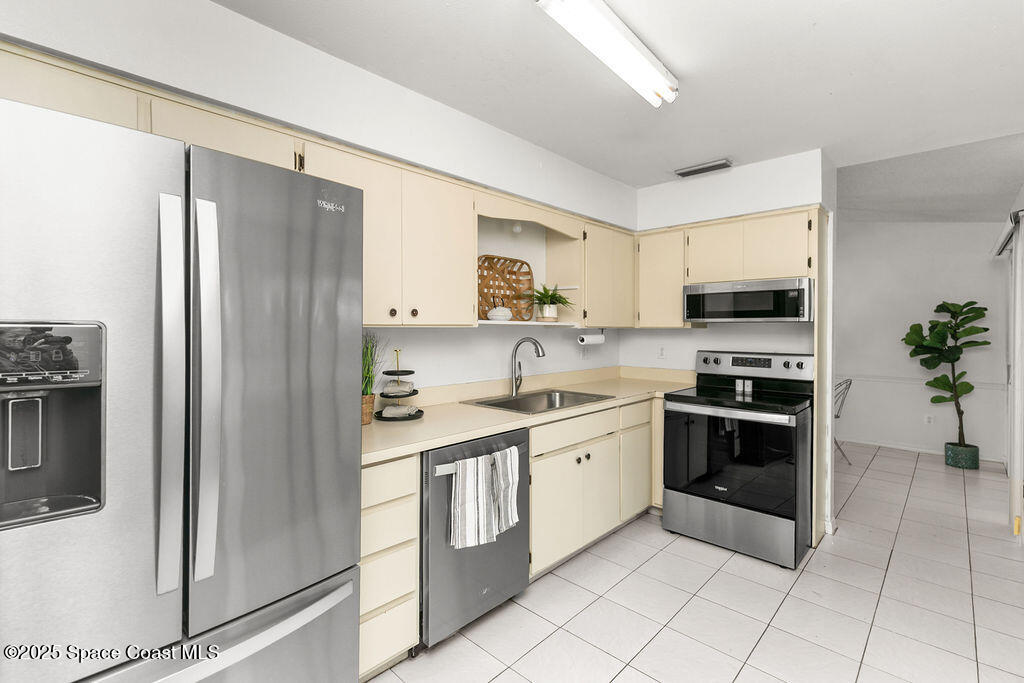 4660 Sugartown Street