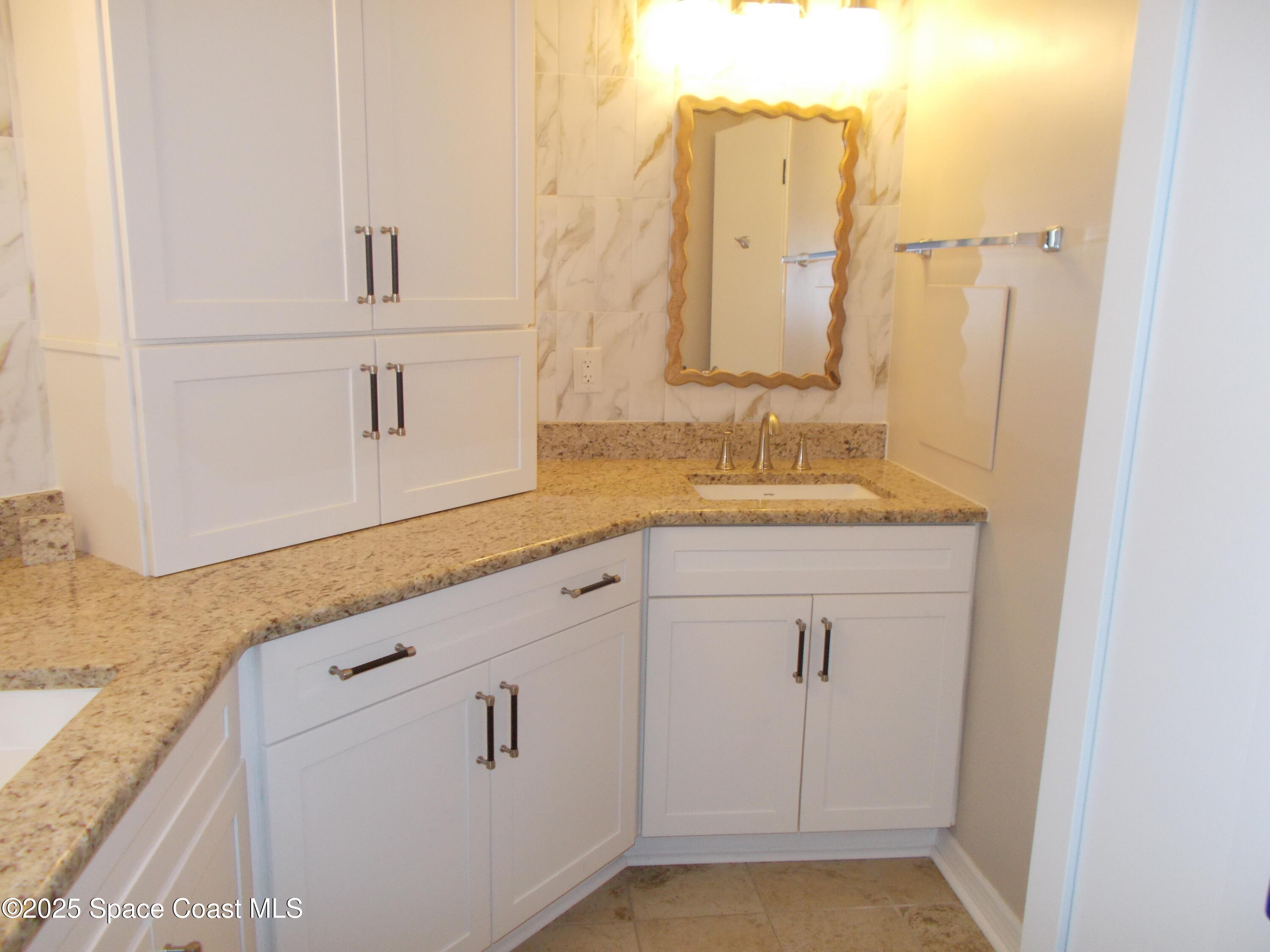 658 SE Marlin Circle SE