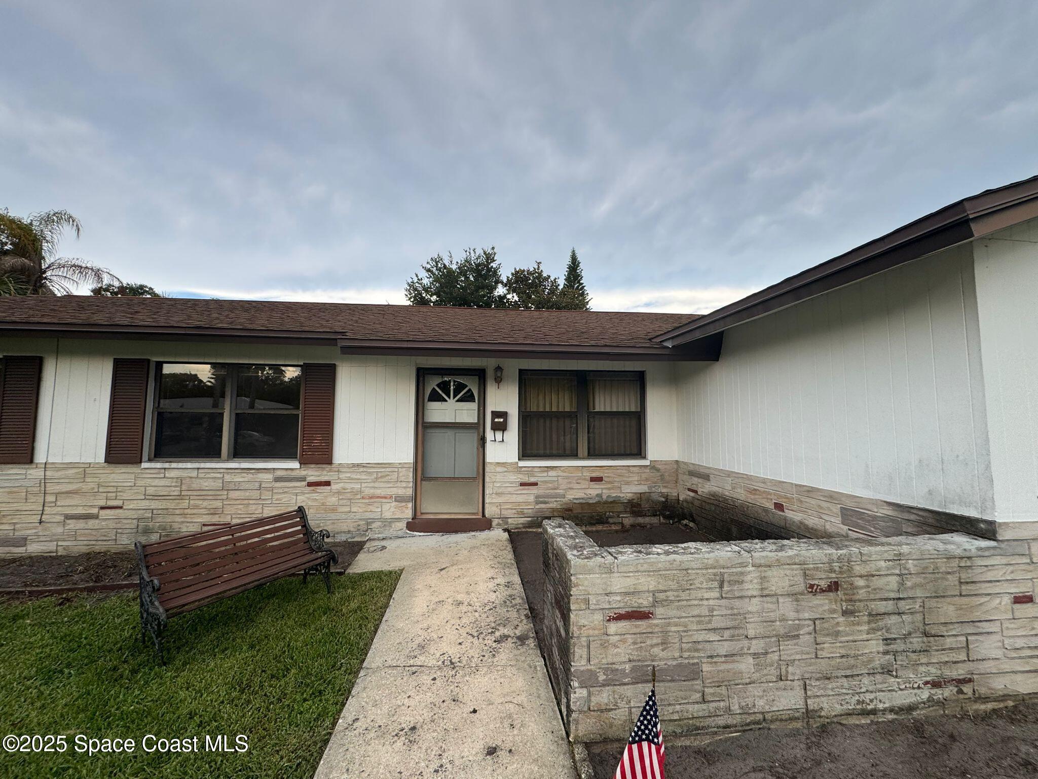 2901 S Fairway Drive