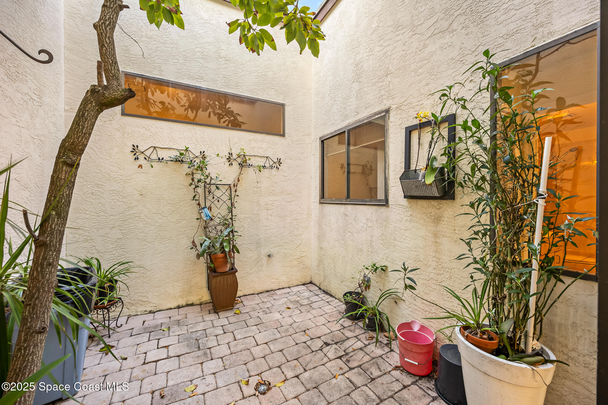 1102 Parkside Place 1102