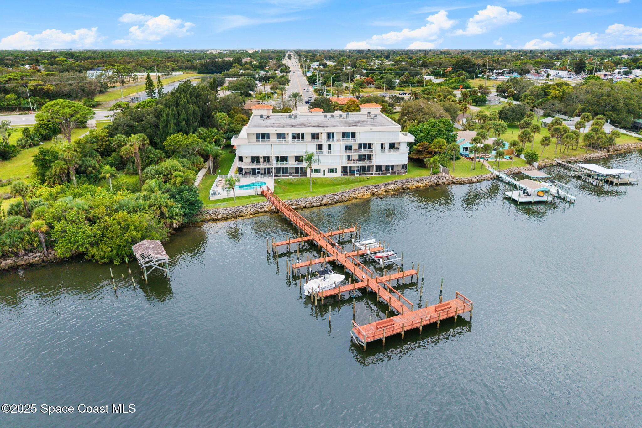 4007 N Harbor City Boulevard 402