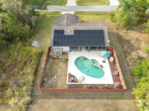 Photo of 2115 Wagonwheel Avenue SE, Palm Bay, FL 32909 (MLS # 1066093)
