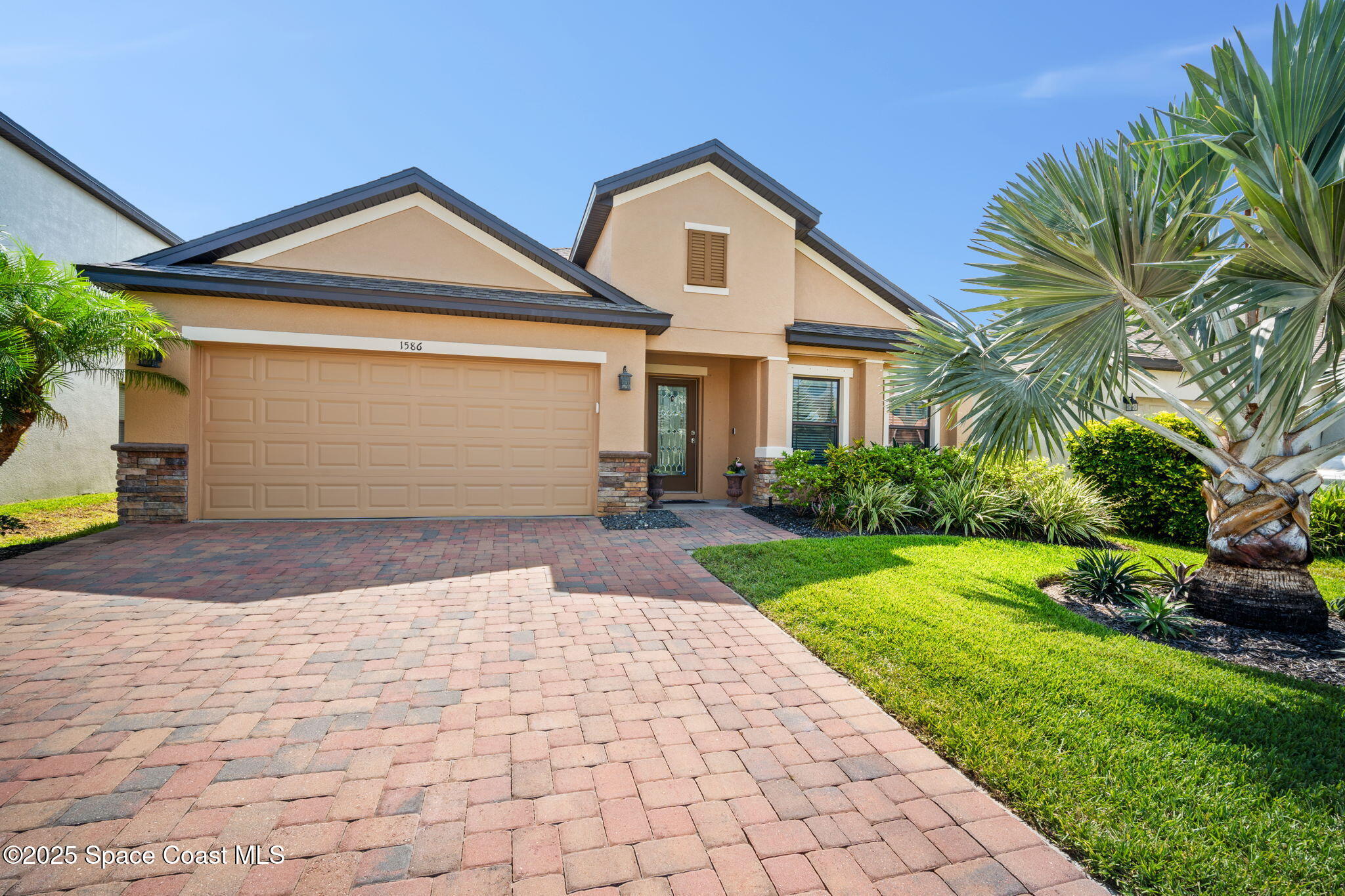 1586 Fuji Drive