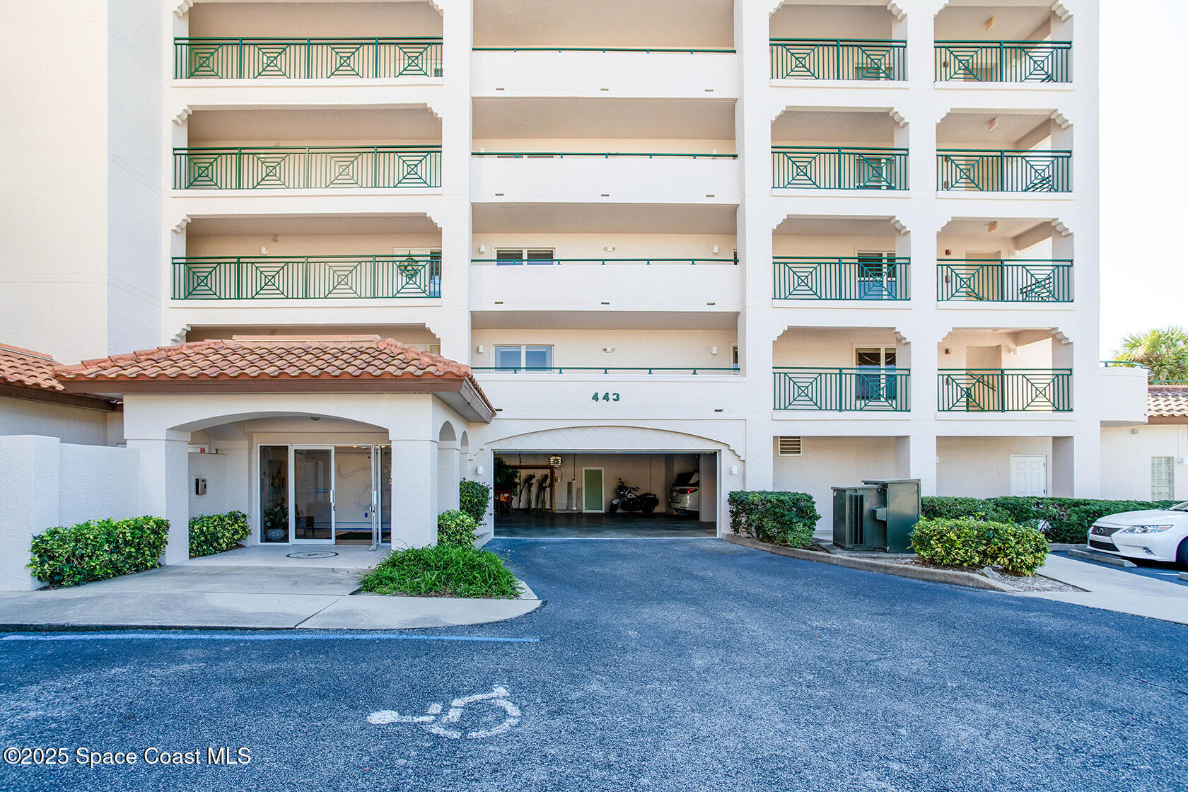 443 Johnson Avenue 204