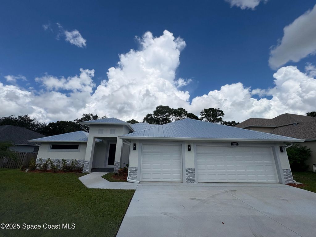 Photo of 3839 SE Jupiter Boulevard SE, Palm Bay, FL 32909 (MLS # 1057025)