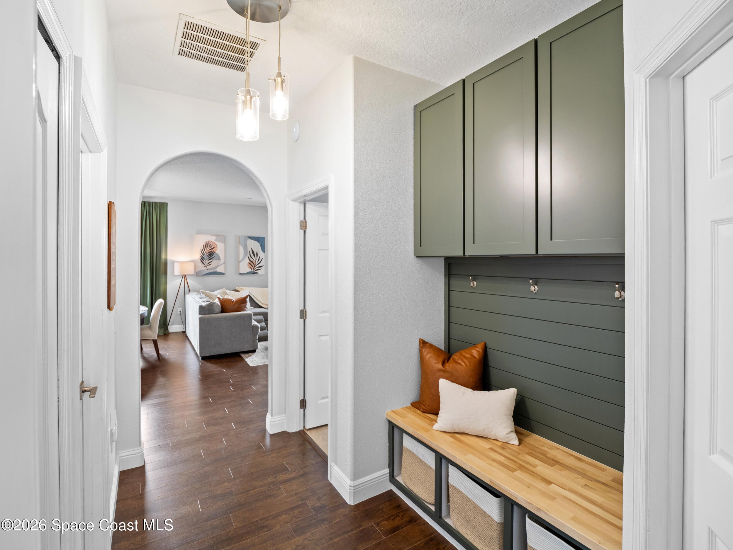 1401 Bridgeport Circle