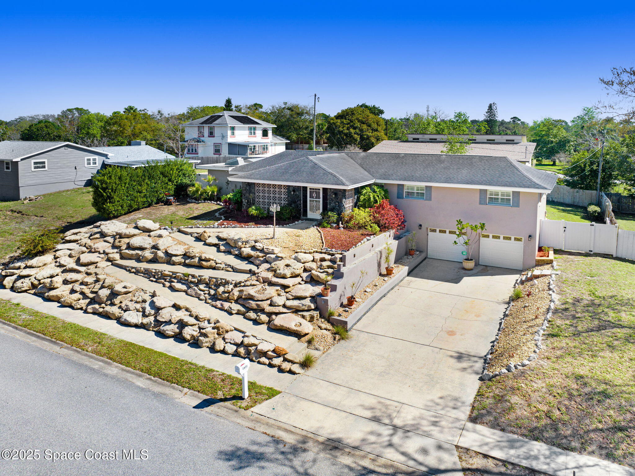 1631 Carriage Drive W