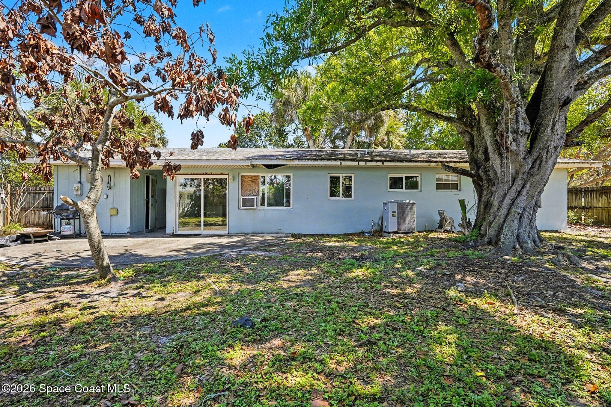 965 Vignoles Avenue NE 1