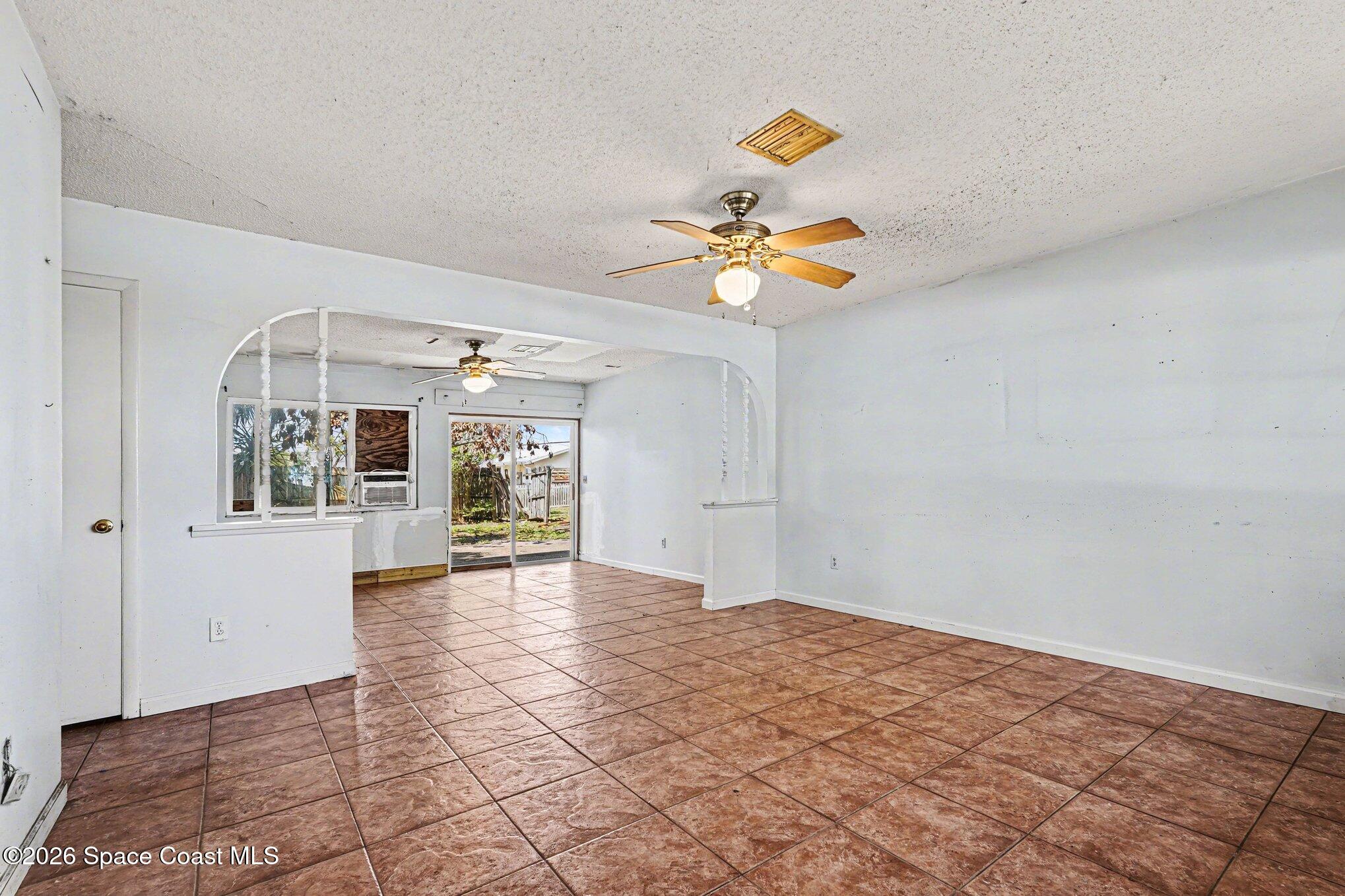 965 Vignoles Avenue NE 1