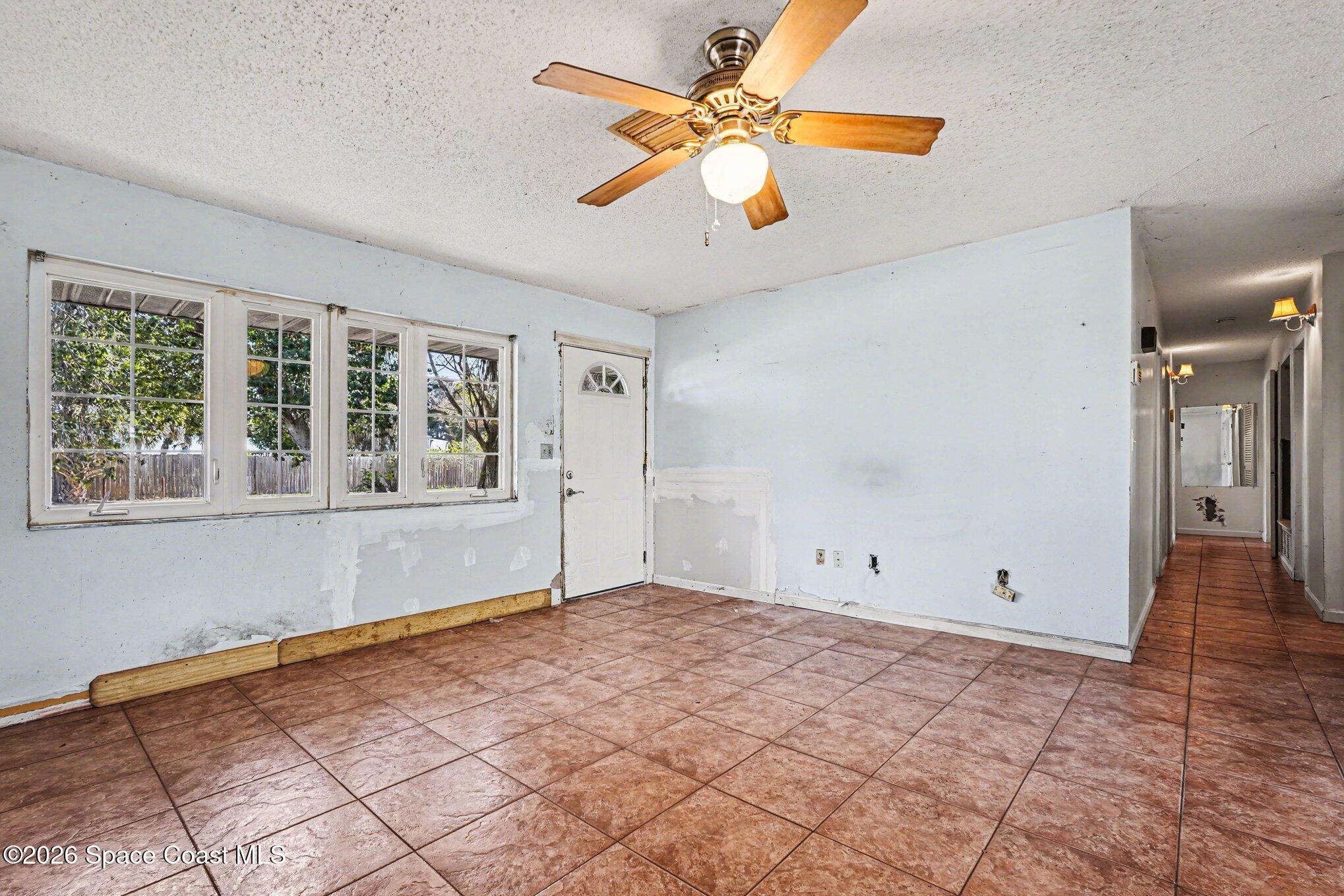 965 Vignoles Avenue NE 1