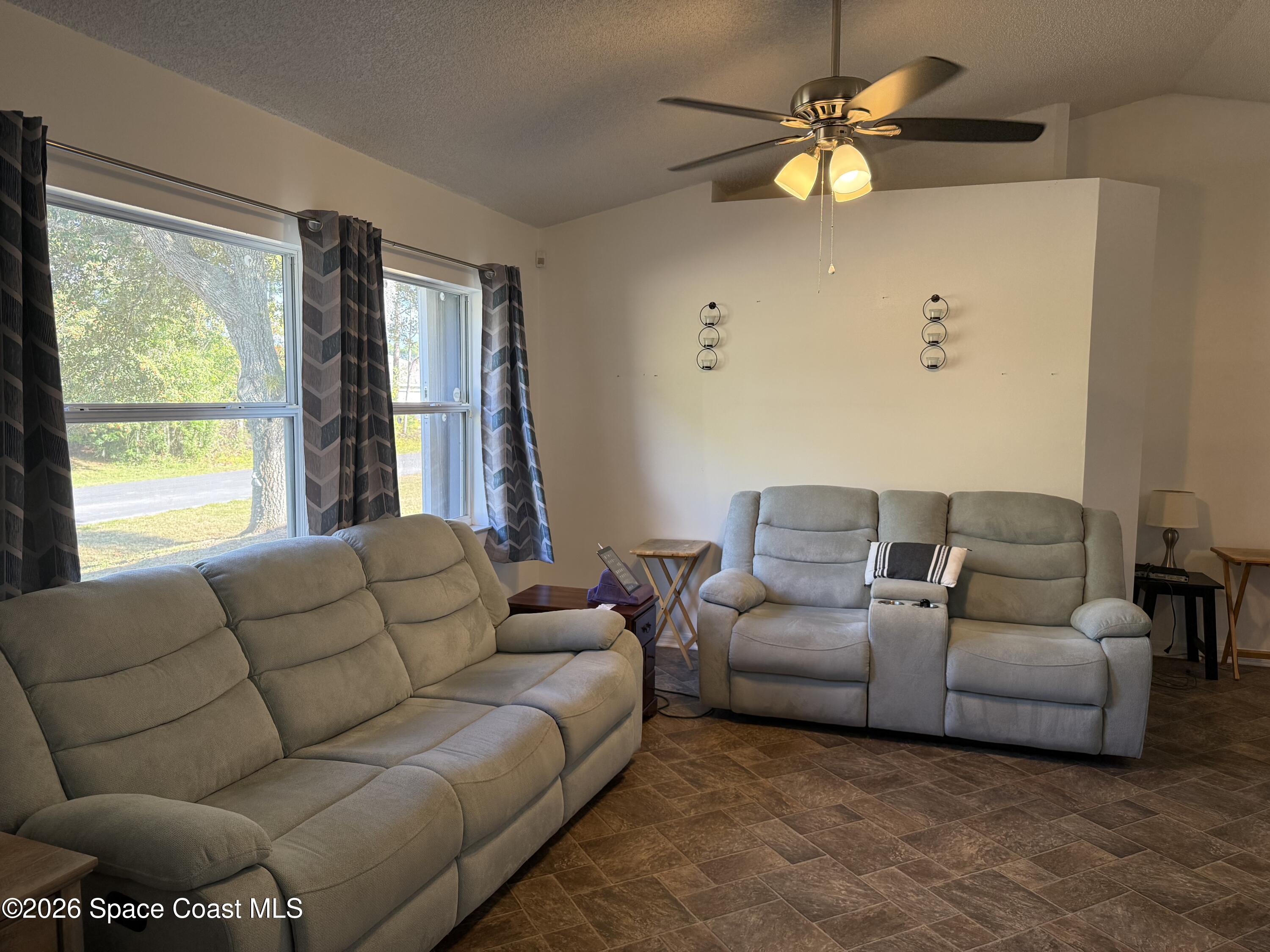 2642 Palomar Avenue SE