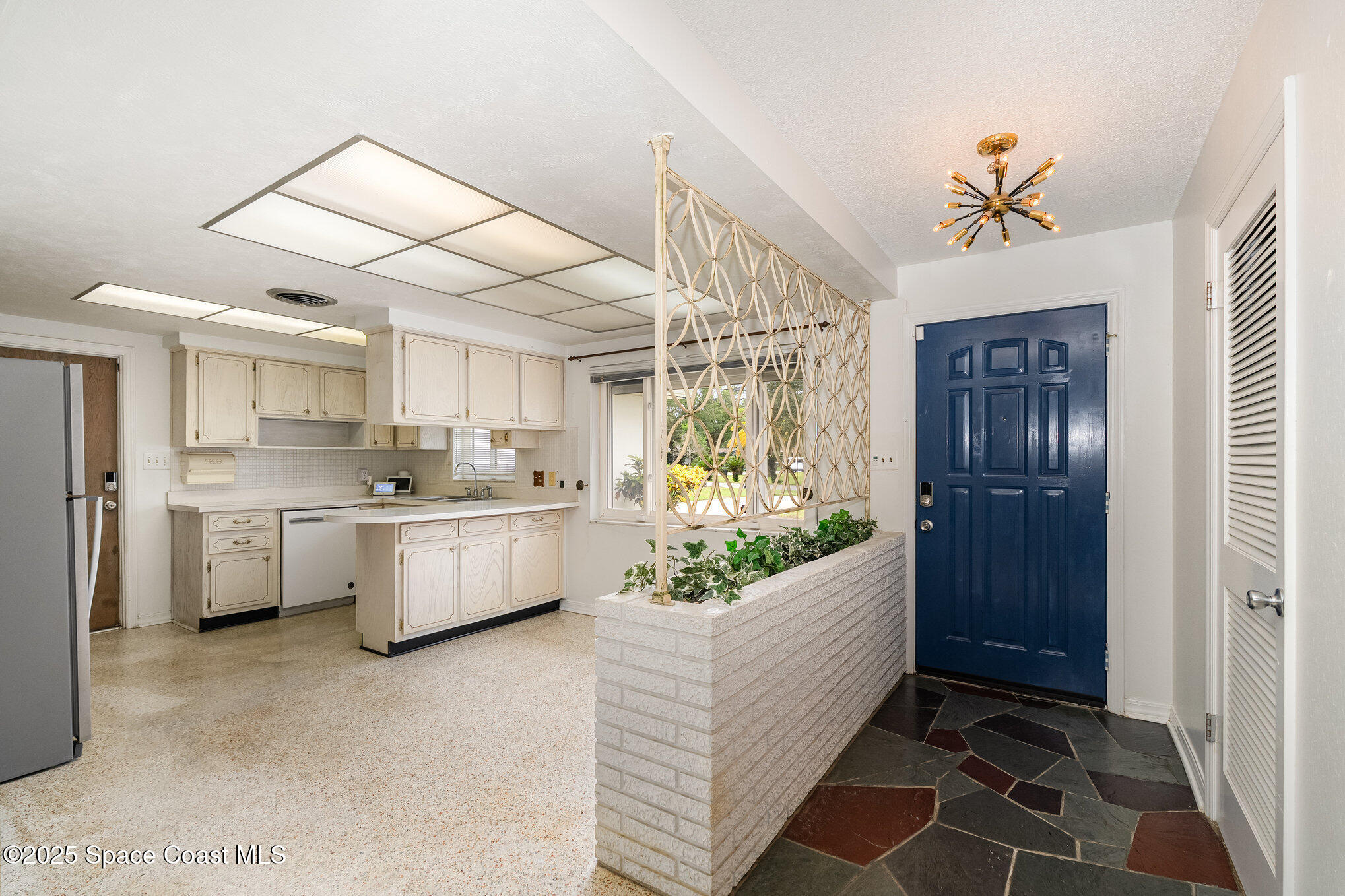 2210 Heron Drive