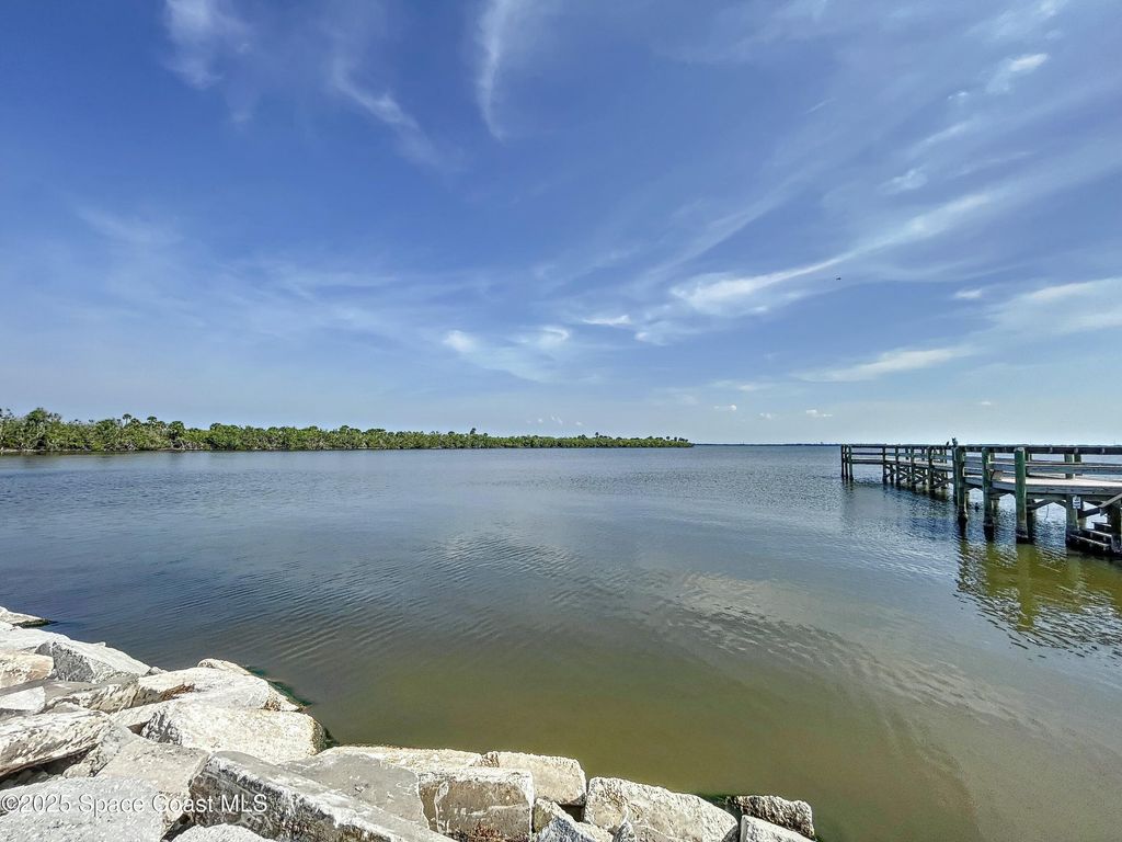listing image 0