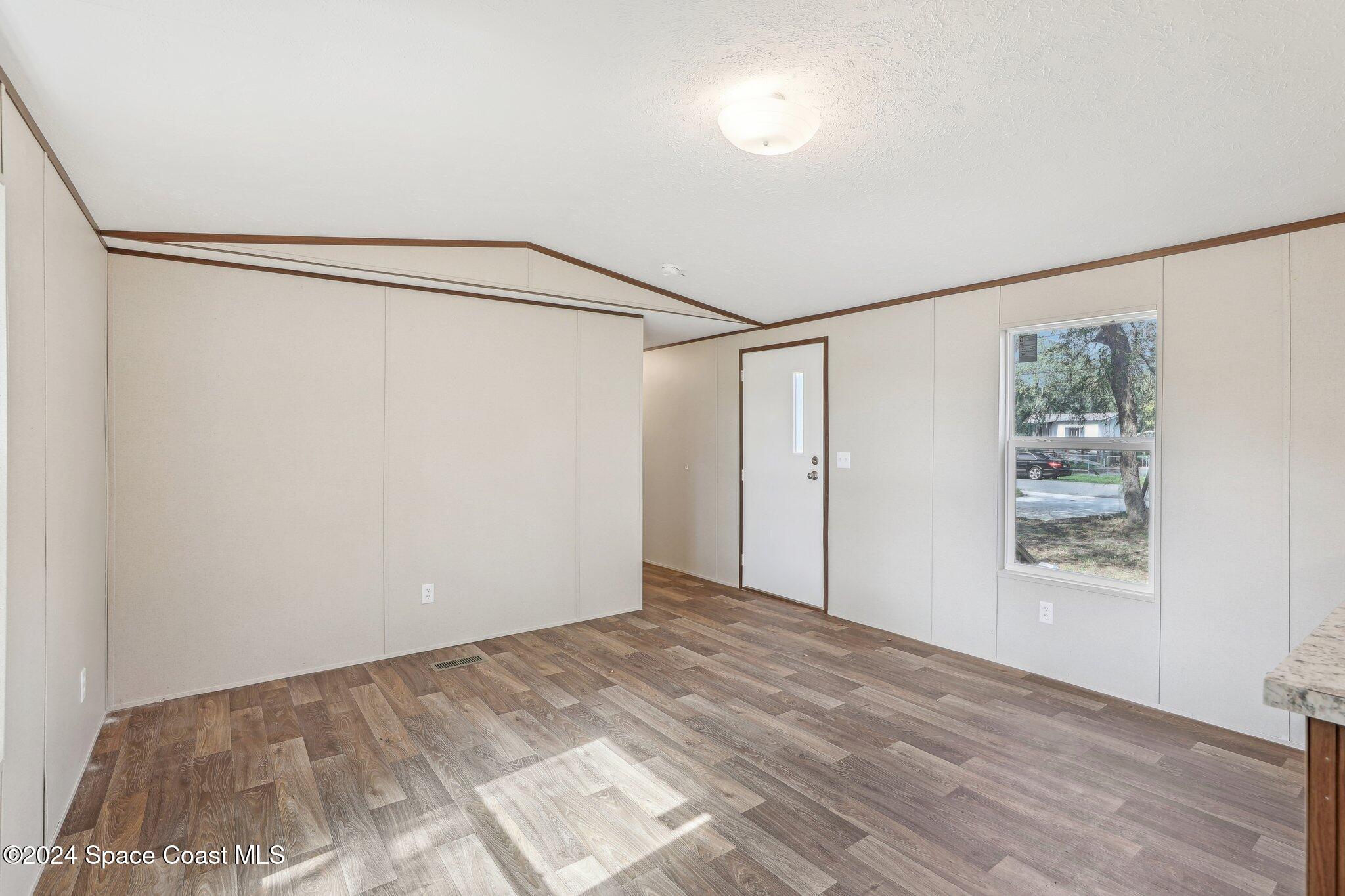 3245 Keith Lane