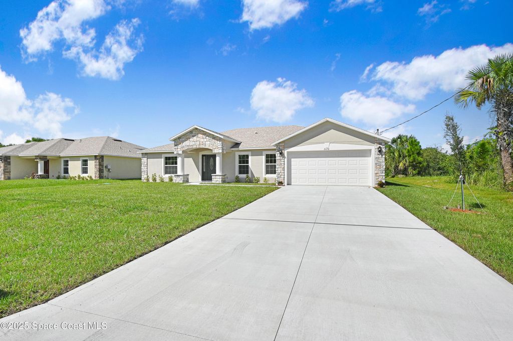 Photo of 3110 Lakeland Avenue SW, Palm Bay, FL 32908 (MLS # 1057906)