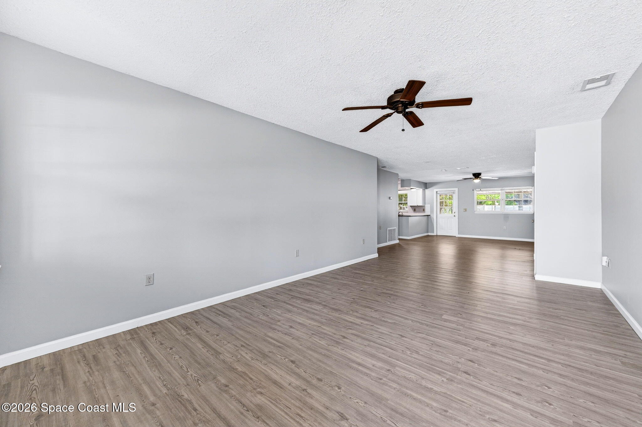 212 Emerald Drive W