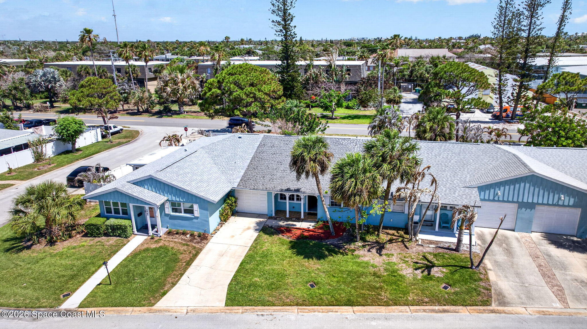 212 Emerald Drive W