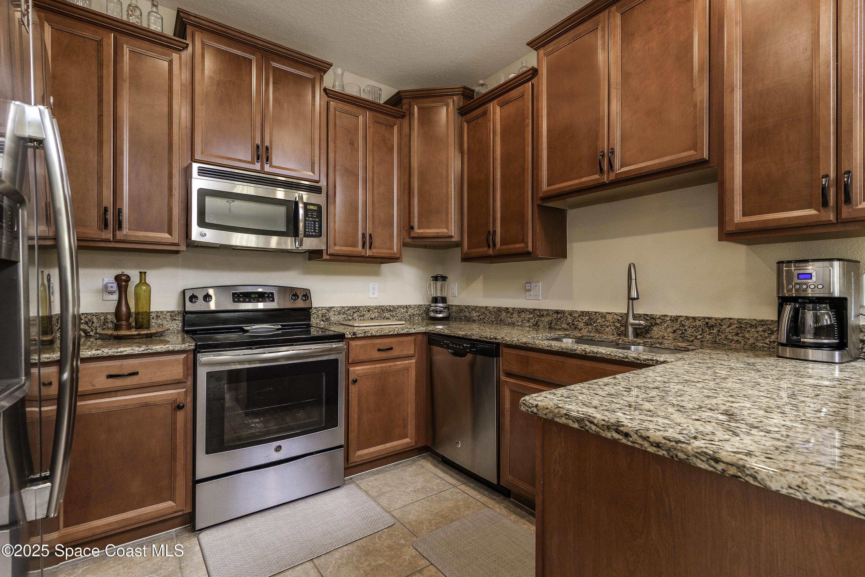 6008 Van Ness Drive