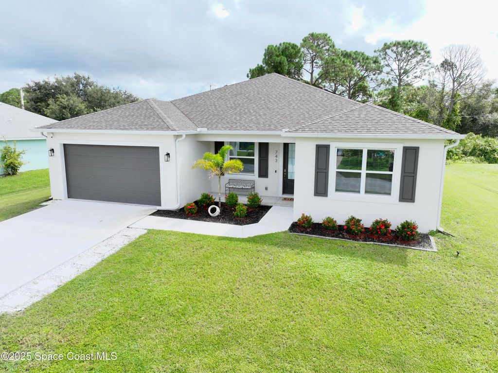 Photo of 743 Taluga Avenue SE, Palm Bay, FL 32909 (MLS # 1057994)