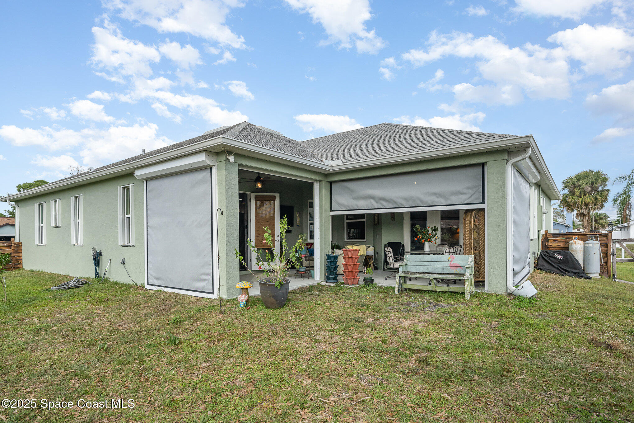898 Gera Avenue NW