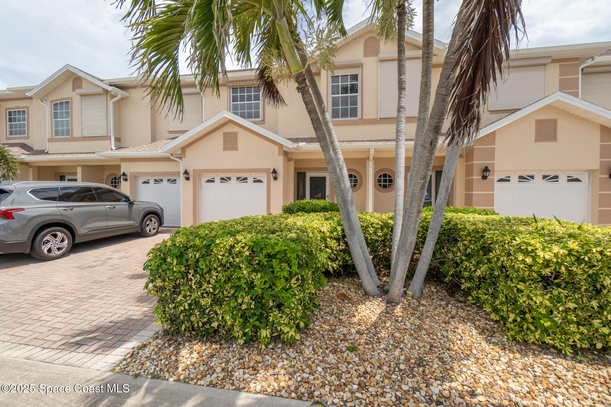 5201 Ocean Beach Boulevard 4