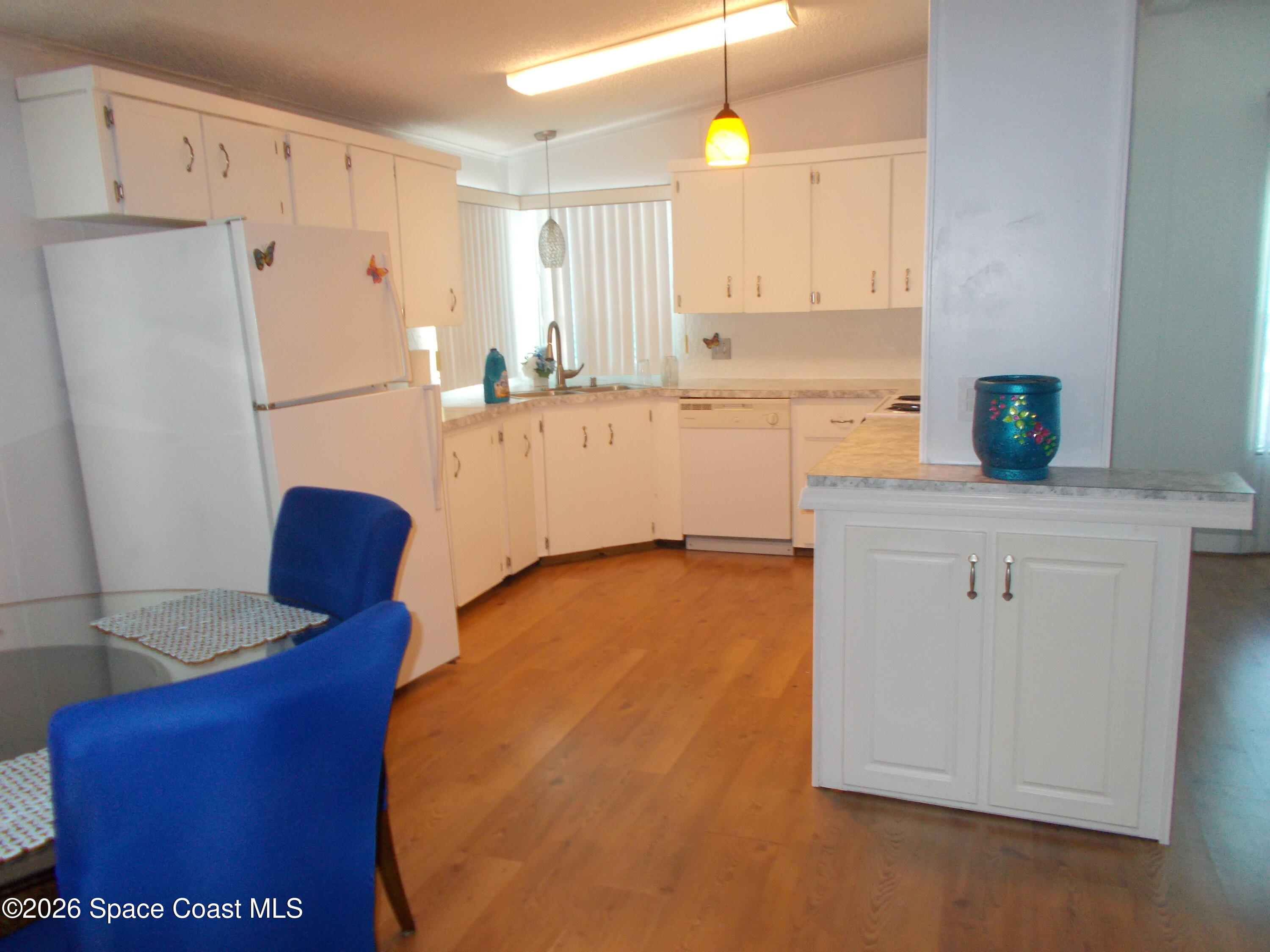 836 Hyacinth Circle E