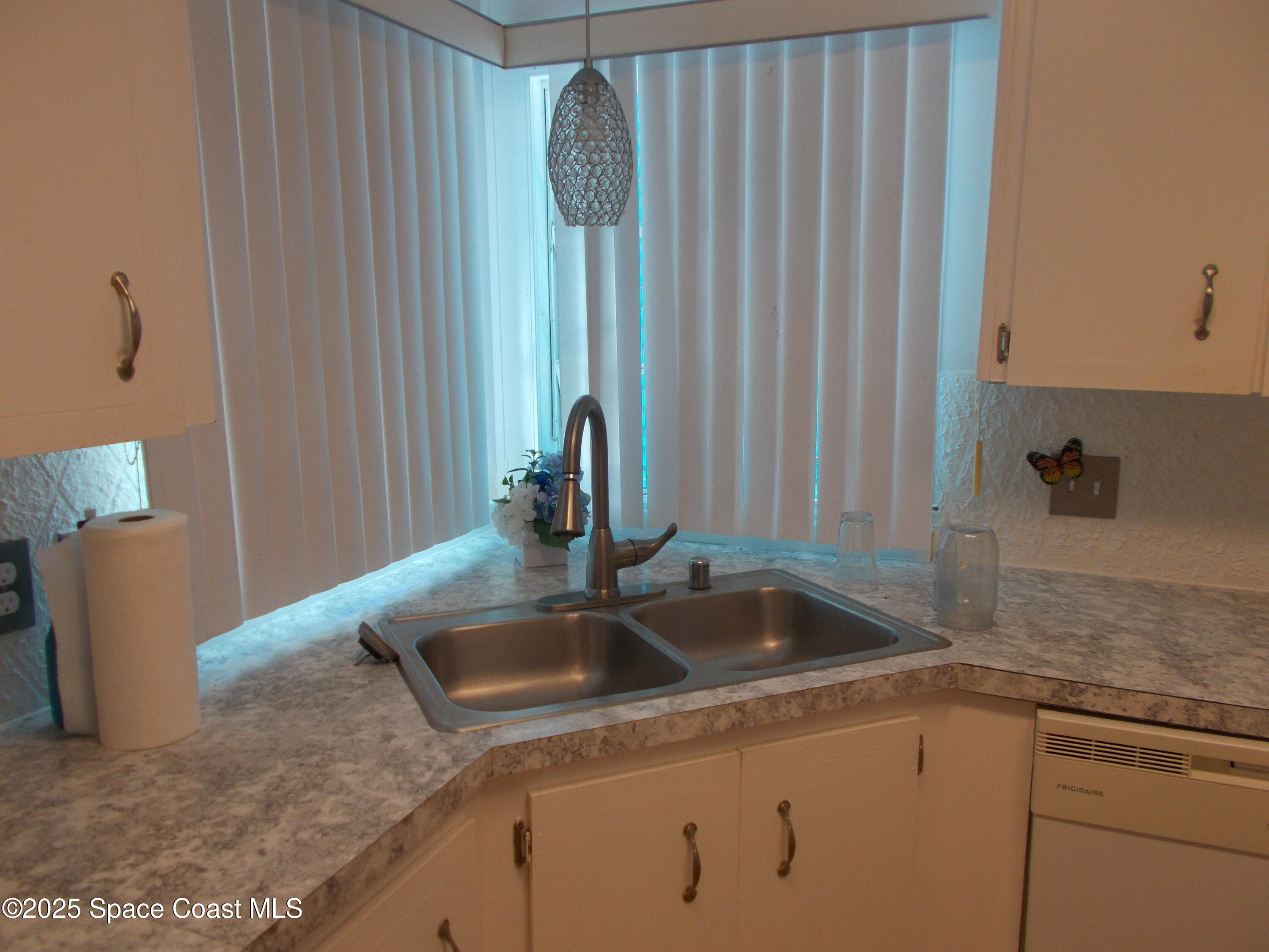 836 Hyacinth Circle E