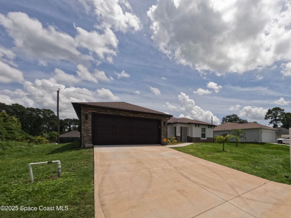 Photo of 259 Wilton Avenue SW, Palm Bay, FL 32908 (MLS # 1055935)