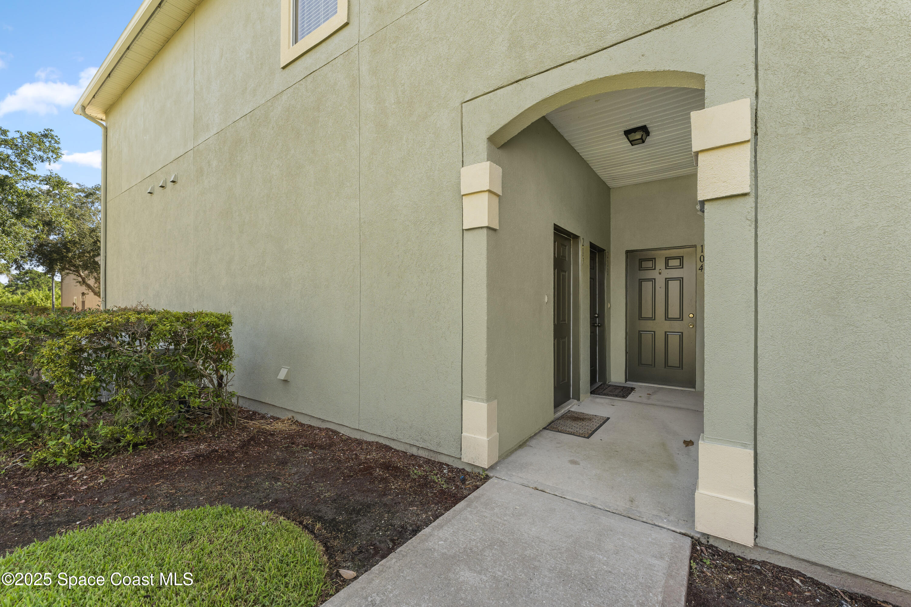 4106 Meander Place 208