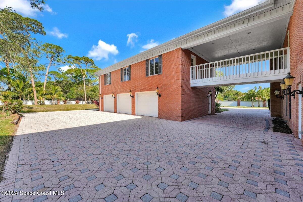 2195 S Courtenay Parkway