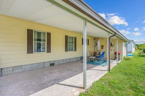 A home in Barefoot Bay