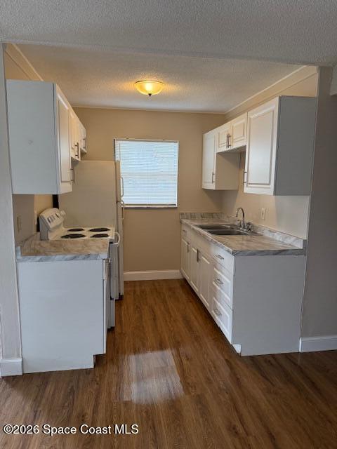 230 Robbins Avenue N