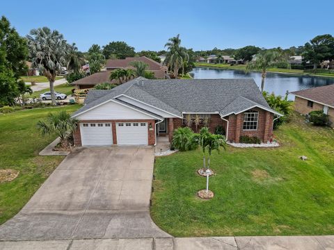 Single Family Residence in Melbourne FL 160 Palm Circle.jpg