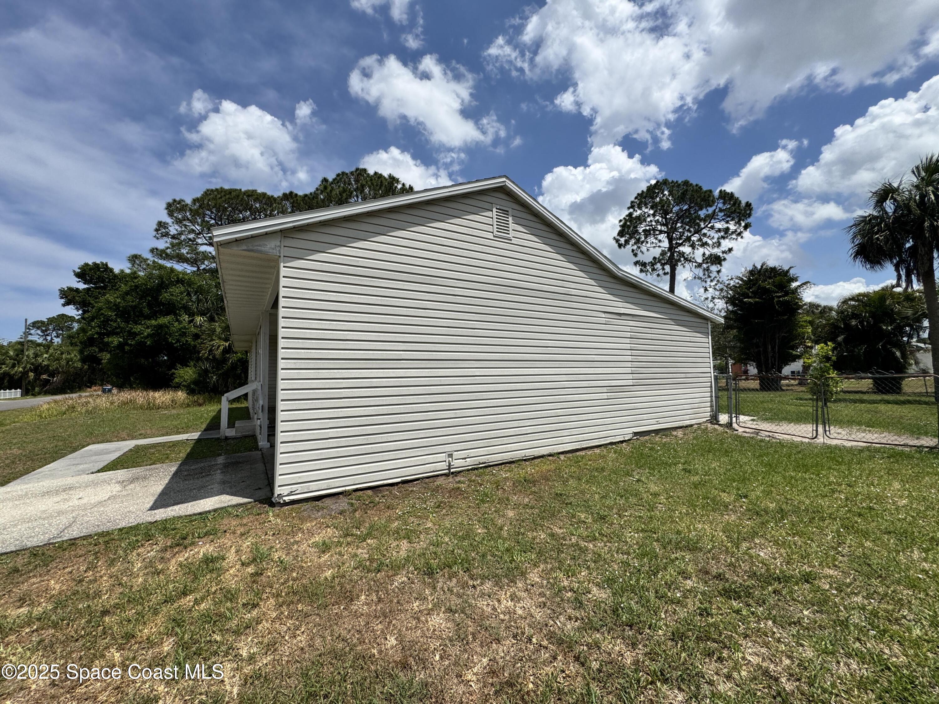 1078 Altamira Street NW