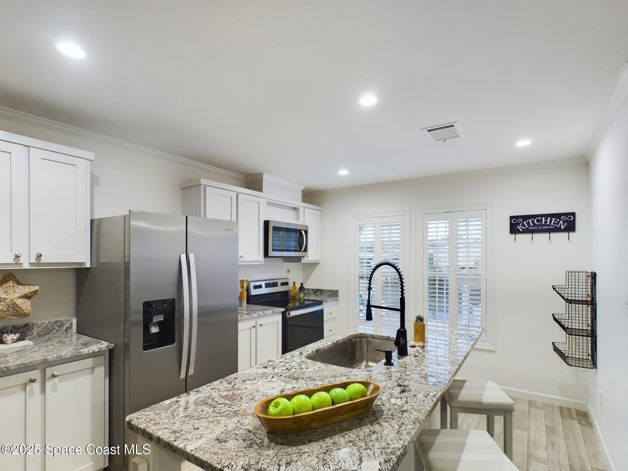 853 Laurel Circle