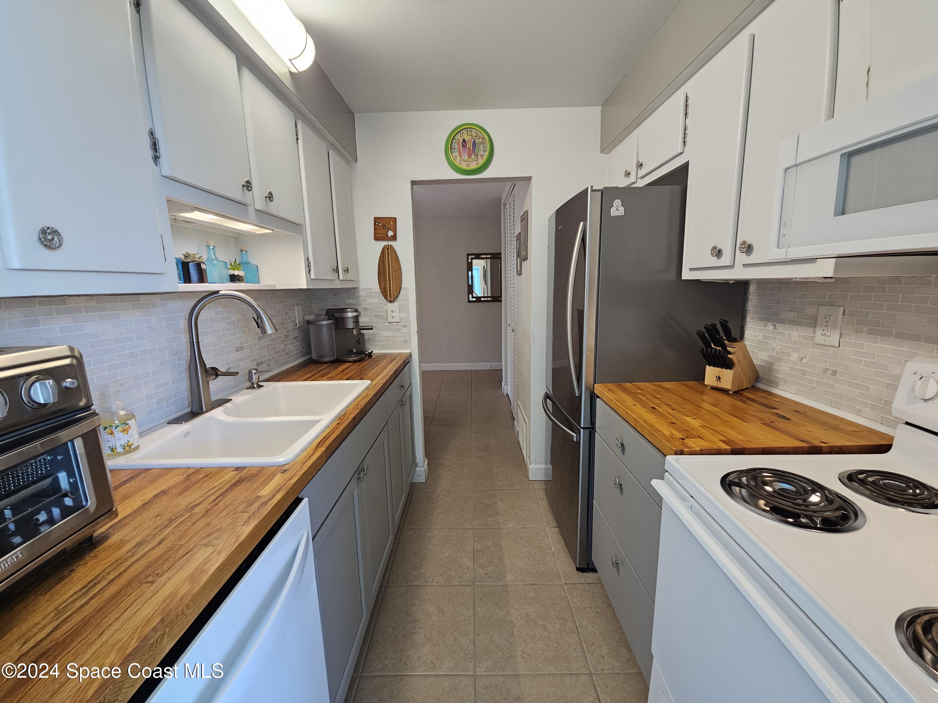 351 Taylor Avenue E2