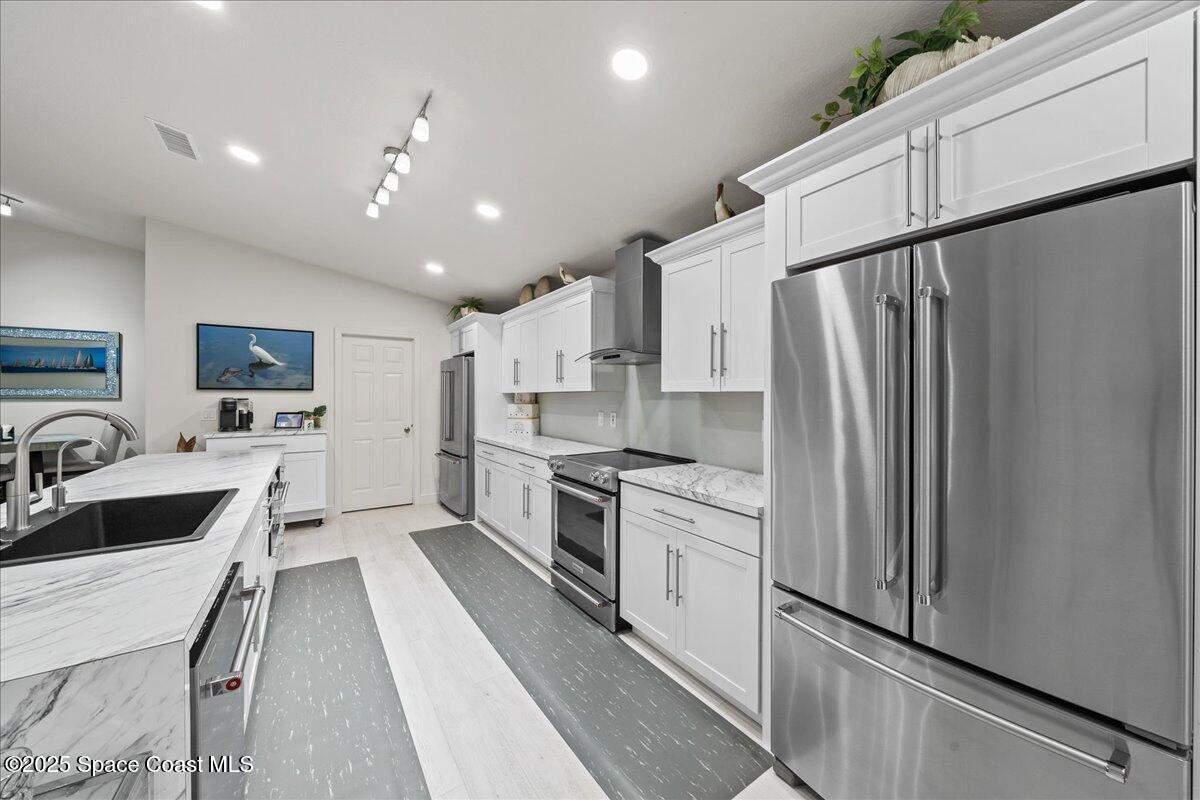 2577 Deercroft Drive