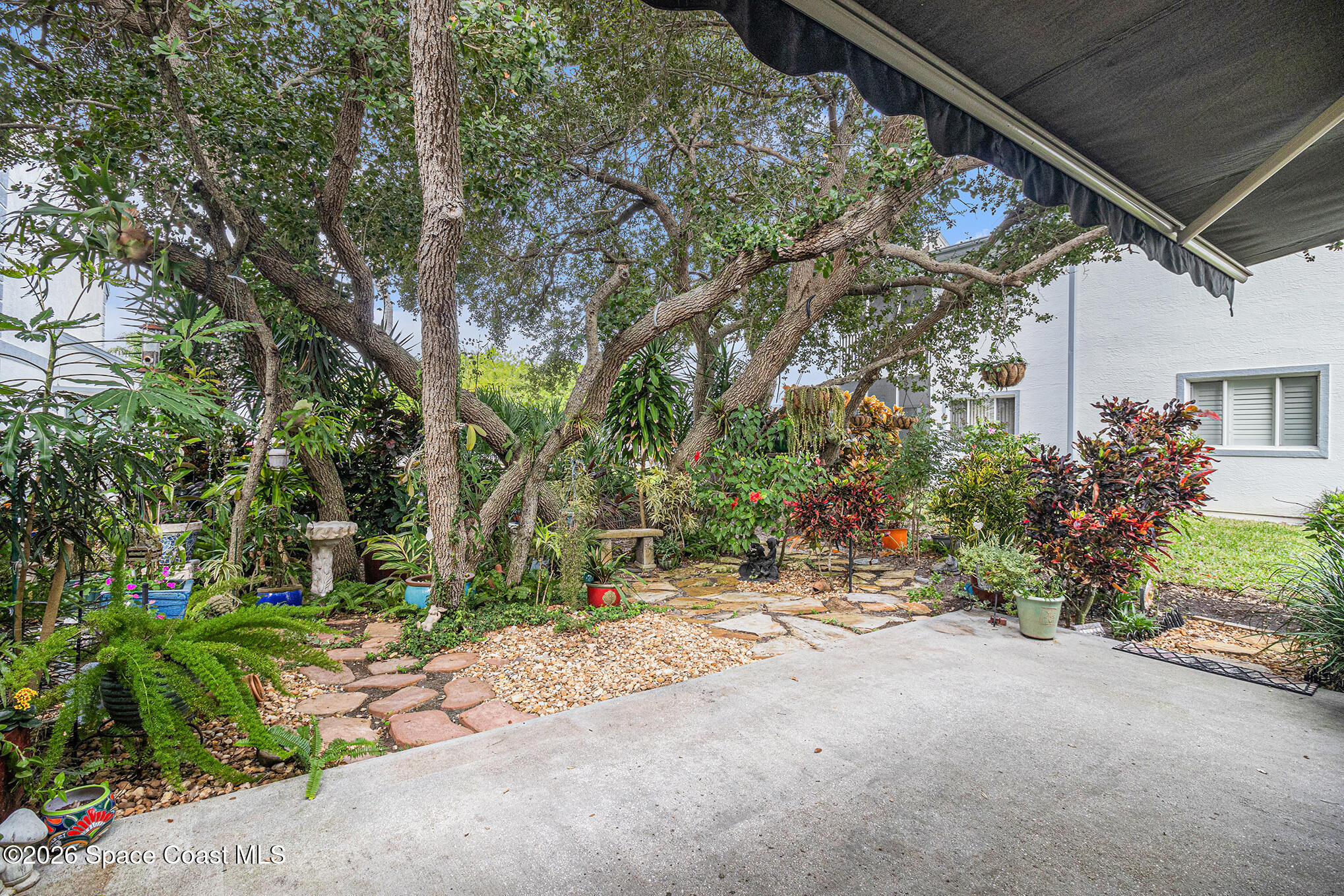 634 Seaport Boulevard T221