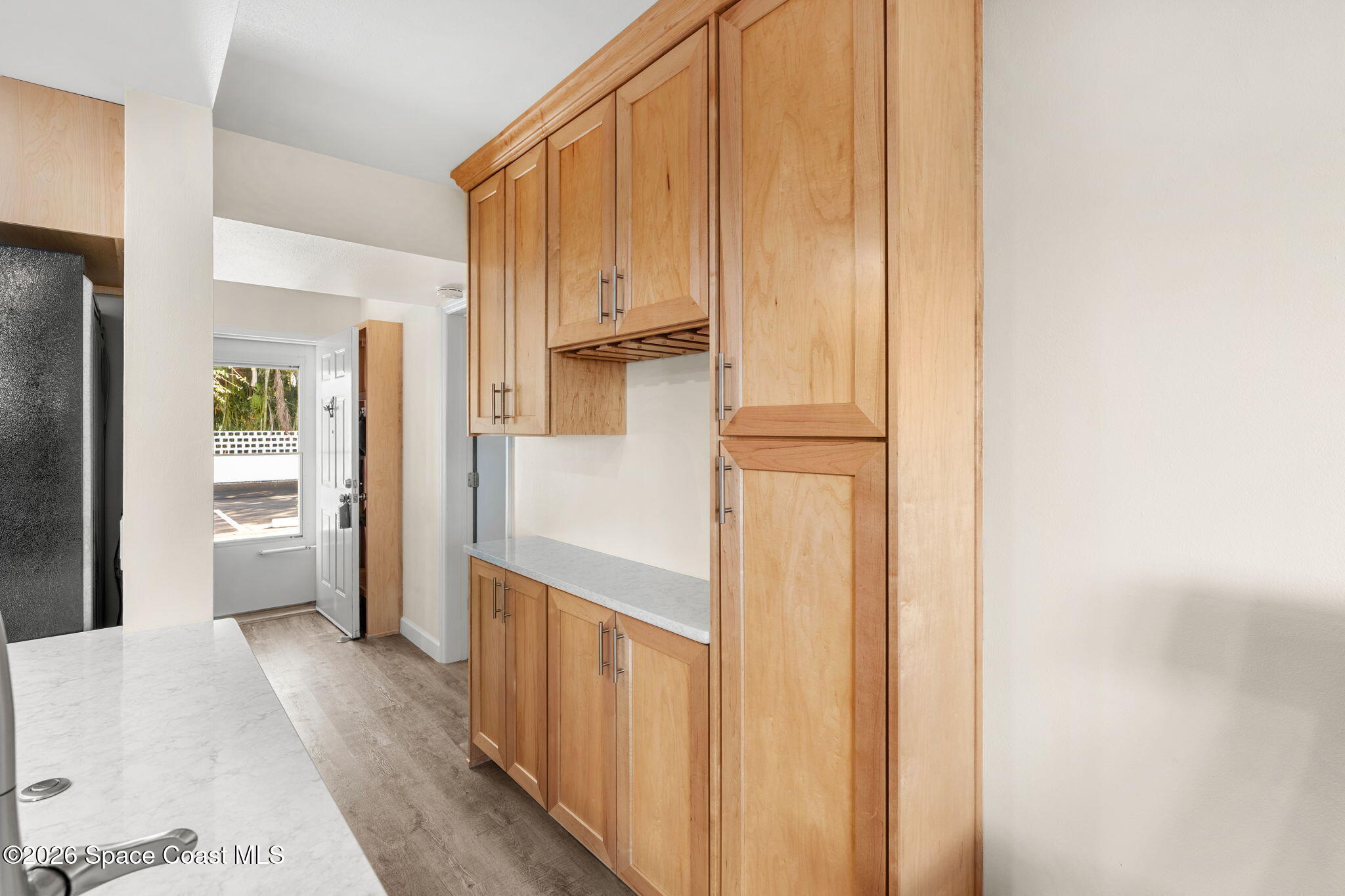 236 Beach Park Lane V83