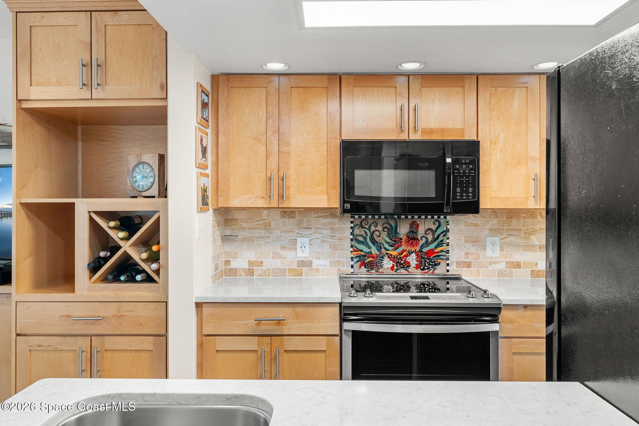 236 Beach Park Lane V83