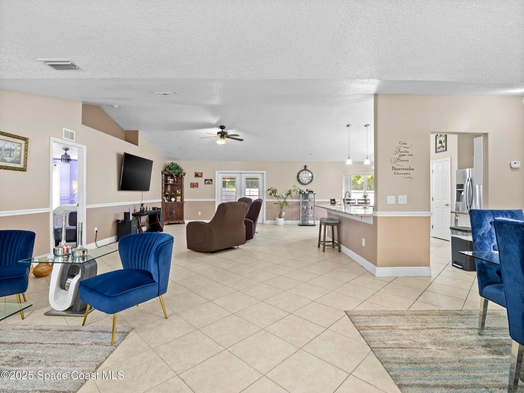 Photo of 860 Tupelo Road SW, Palm Bay, FL 32908 (MLS # 1057284)