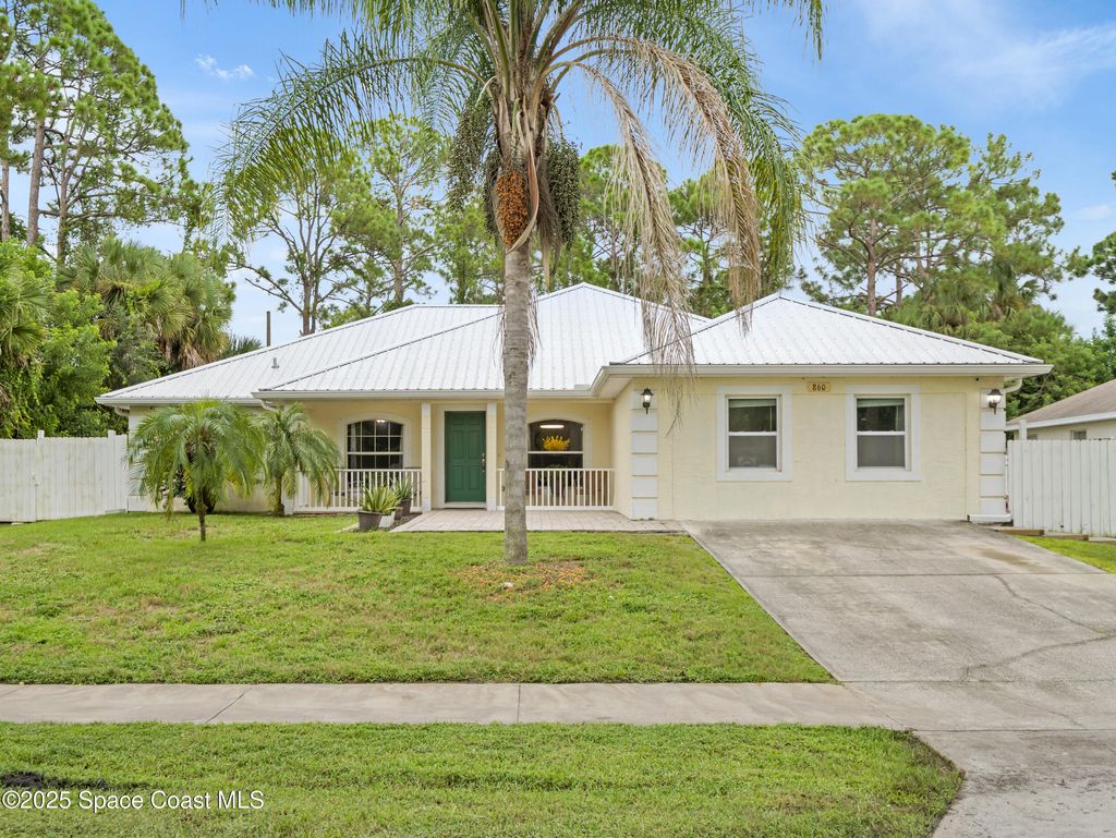 Photo of 860 Tupelo Road SW, Palm Bay, FL 32908 (MLS # 1057284)